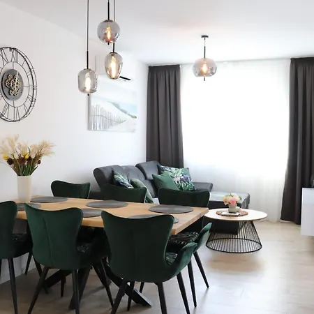 Daisy Apartament *